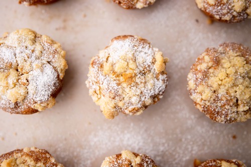 How to Make Simple and Delicious Apple Crumble Muffins