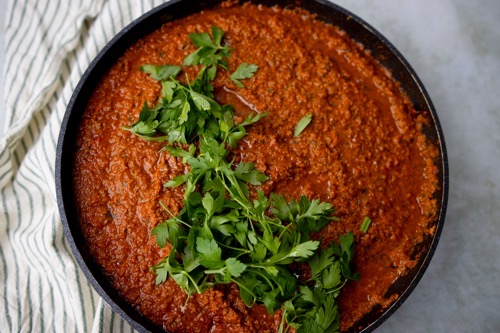 delicious and easy bolognese, a classic recipe with fresh ingredients