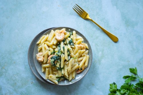 amazing 10-minute creamy garlic shrimp pasta