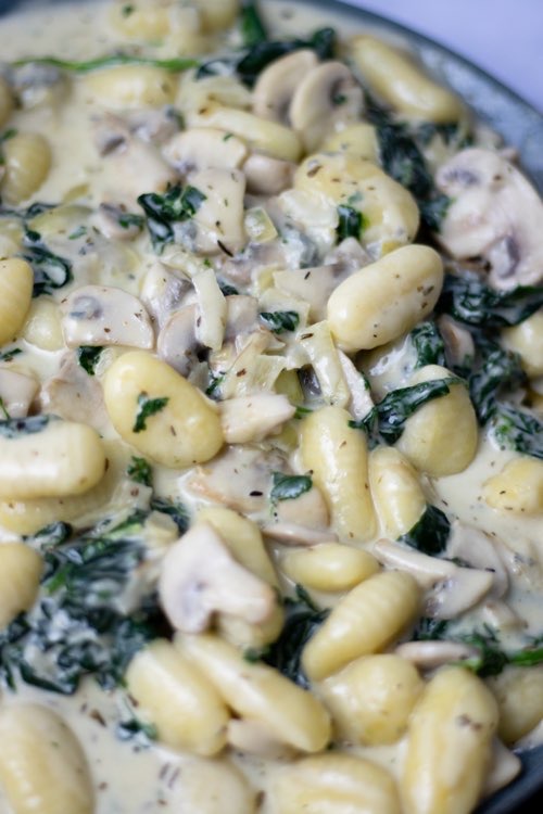 simple creamy Gnocchi spinach vegetarian recipe