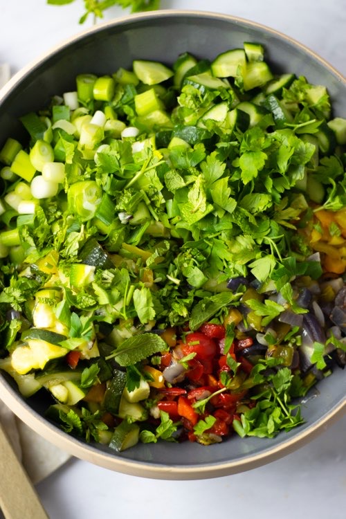 healthy vegan quinoa salad with mint and raisins recipe