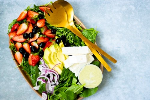 The most simple healthy and fresh strawberry spinach feta salad recipe