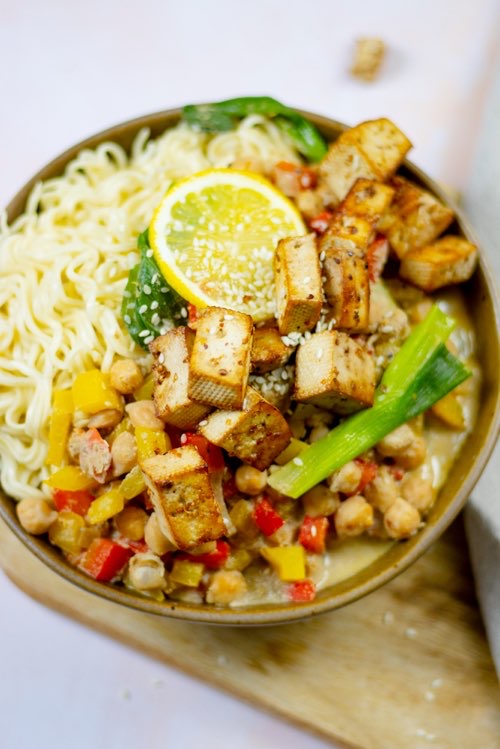 healthy vegan tahini bowl recipe with chickpea and tofu